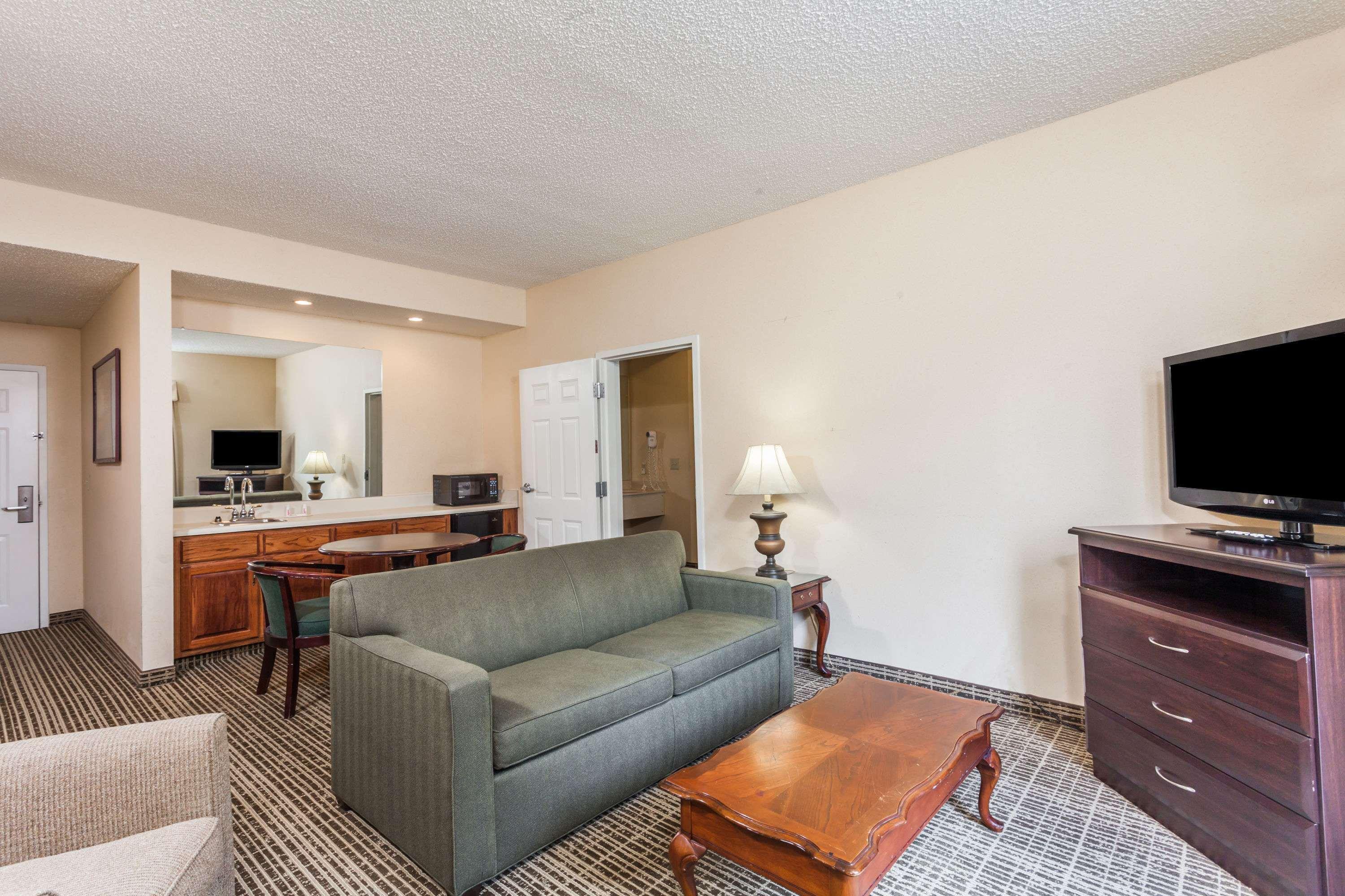 Baymont By Wyndham Maury Hotel Columbia