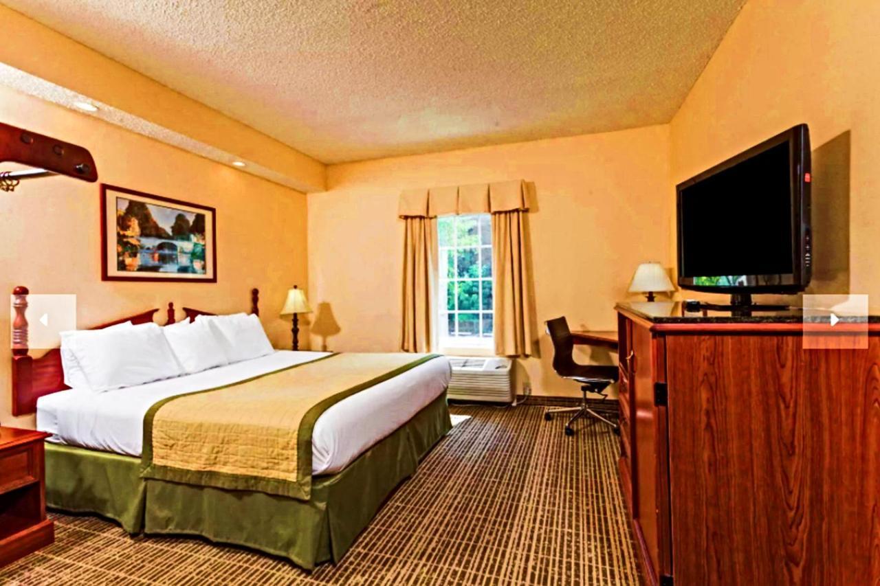 Baymont By Wyndham Maury Hotel 2*