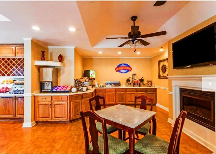 Baymont By Wyndham Columbia Maury